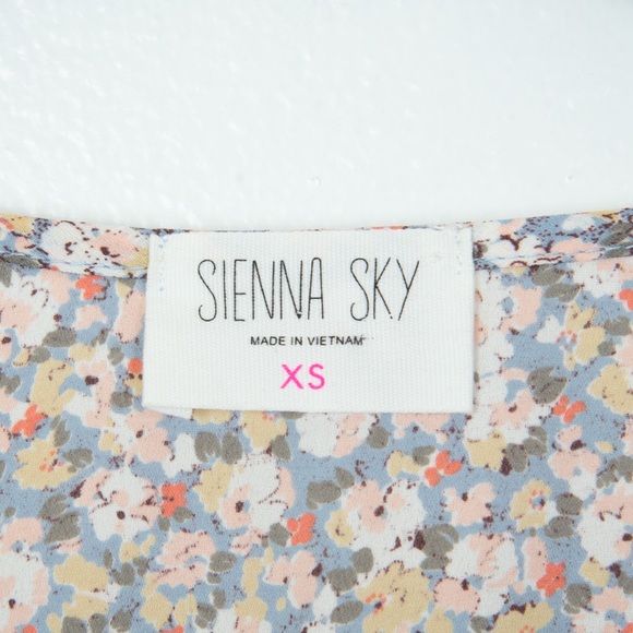 NWOT Sienna Sky Floral Print Half Button Down Blouse - Picture 5 of 9